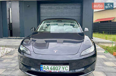 Седан Tesla Model 3 2024 в 