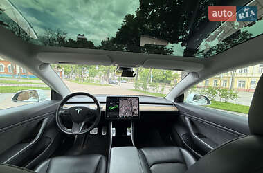 Седан Tesla Model 3 2019 в 