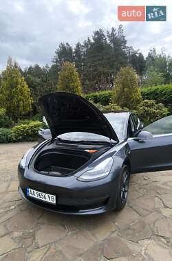 Седан Tesla Model 3 2018 в 