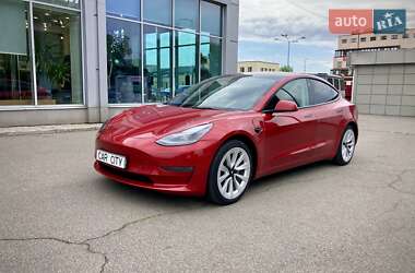 Седан Tesla Model 3 2022 в 