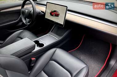 Седан Tesla Model 3 2022 в 