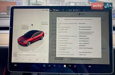 Седан Tesla Model 3 2022 в 