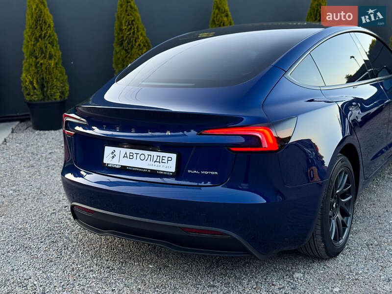 Седан Tesla Model 3 2024 в Одесі