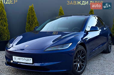 Седан Tesla Model 3 2024 в 