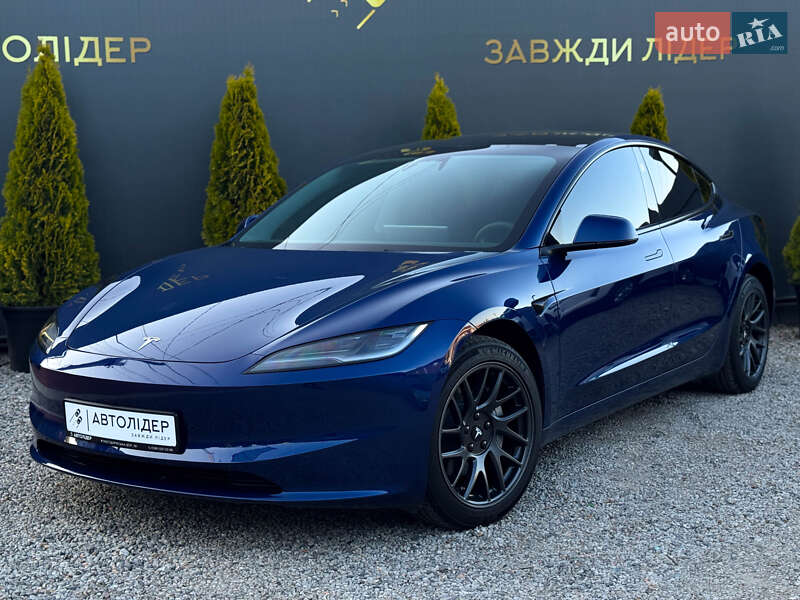 Седан Tesla Model 3 2024 в Одесі