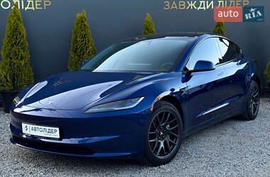 Седан Tesla Model 3 2024 в 