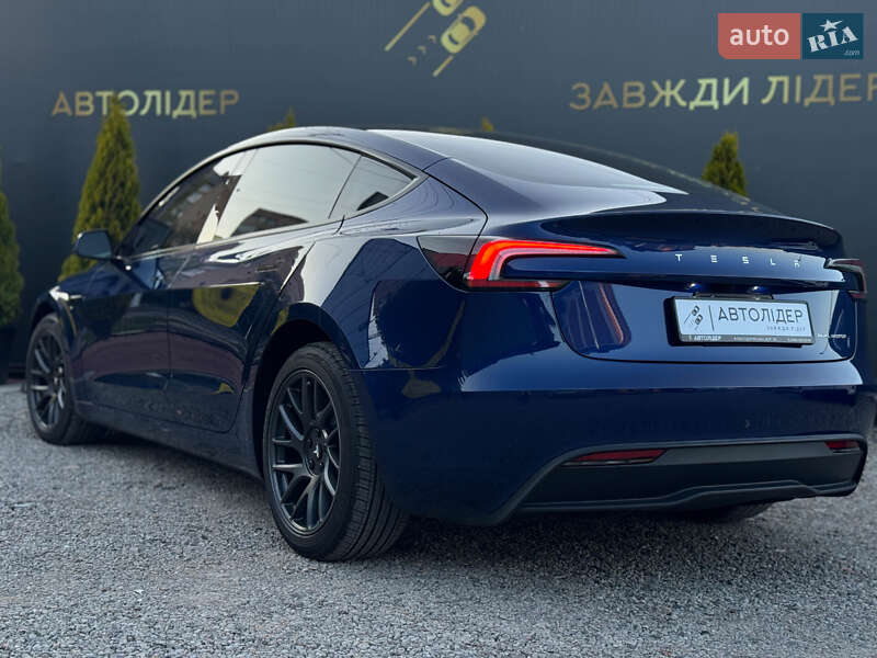 Седан Tesla Model 3 2024 в Одесі