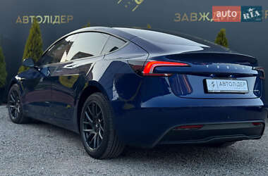 Седан Tesla Model 3 2024 в 