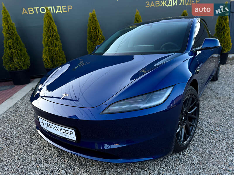 Седан Tesla Model 3 2024 в Одесі