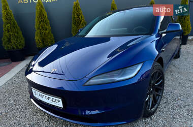 Седан Tesla Model 3 2024 в 