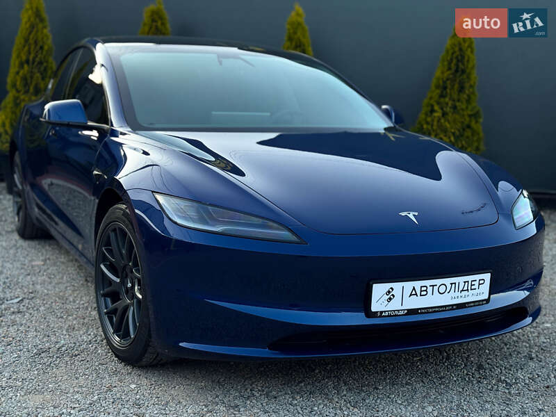 Седан Tesla Model 3 2024 в Одесі