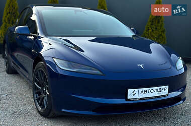Седан Tesla Model 3 2024 в 