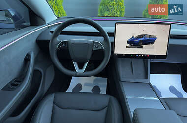 Седан Tesla Model 3 2024 в 