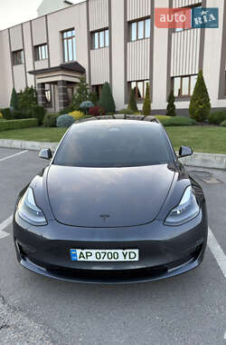 Седан Tesla Model 3 2021 в 