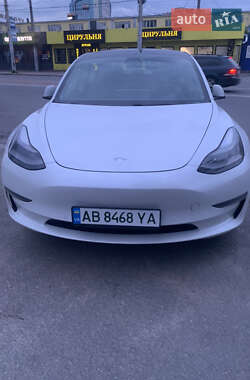 Седан Tesla Model 3 2021 в Виннице