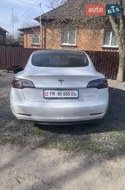 Седан Tesla Model 3 2021 в 