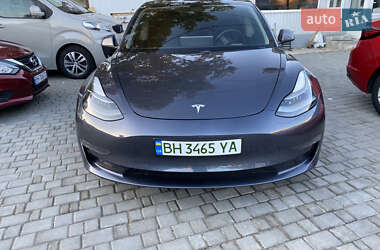 Седан Tesla Model 3 2021 в 