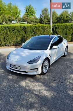 Седан Tesla Model 3 2021 в 