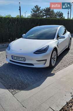 Седан Tesla Model 3 2021 в 