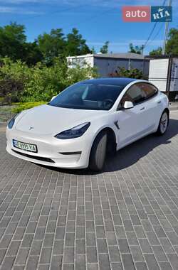 Седан Tesla Model 3 2021 в 