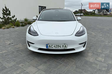 Седан Tesla Model 3 2021 в 