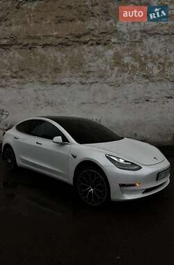Седан Tesla Model 3 2020 в Стрые