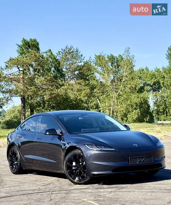 Седан Tesla Model 3 2024 в Дніпрі