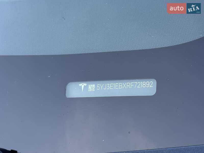 Седан Tesla Model 3 2024 в Дніпрі