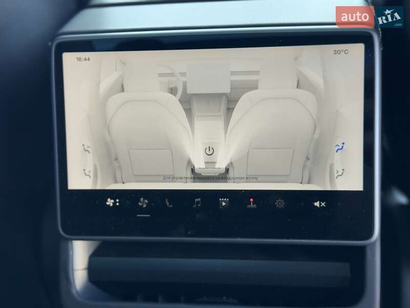 Седан Tesla Model 3 2024 в Дніпрі