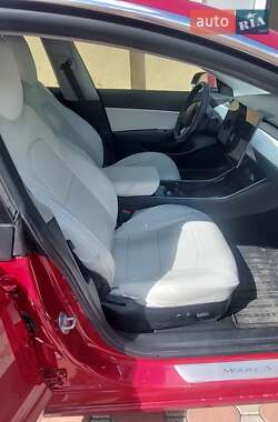 Седан Tesla Model 3 2019 в 