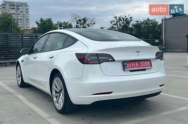 Седан Tesla Model 3 2022 в 