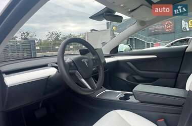 Седан Tesla Model 3 2022 в 