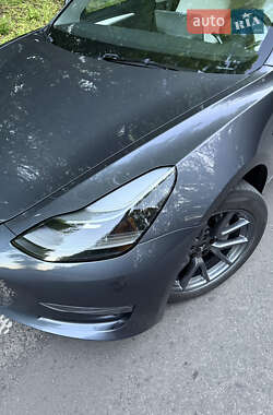 Седан Tesla Model 3 2023 в Полтаве