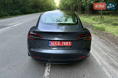 Седан Tesla Model 3 2023 в 