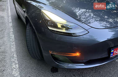Седан Tesla Model 3 2023 в Полтаве