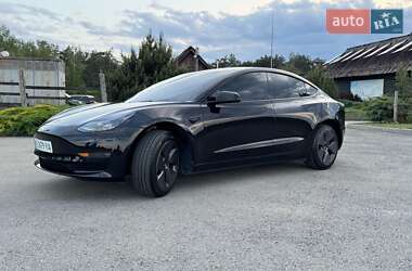 Седан Tesla Model 3 2021 в 