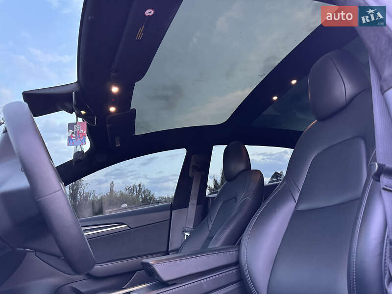 Седан Tesla Model 3 2021 в Днепре
