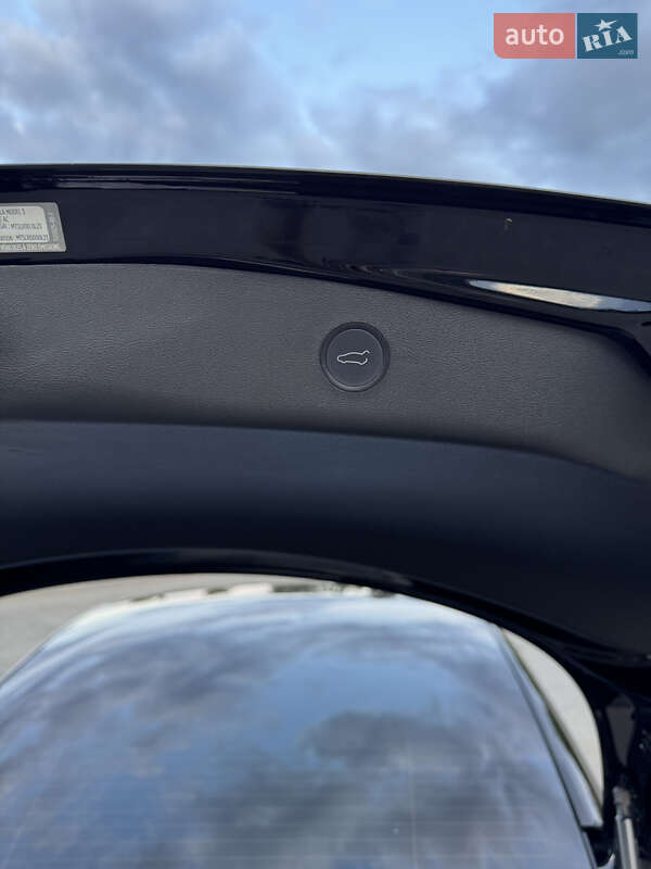 Седан Tesla Model 3 2021 в Днепре