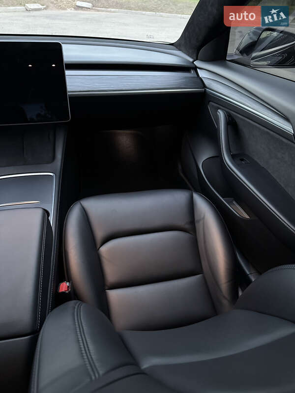 Седан Tesla Model 3 2021 в Днепре