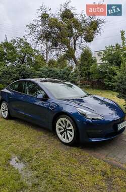 Седан Tesla Model 3 2022 в Львове