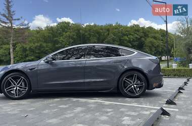 Седан Tesla Model 3 2020 в 