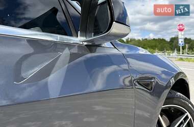 Седан Tesla Model 3 2020 в 