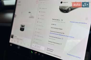 Седан Tesla Model 3 2020 в 