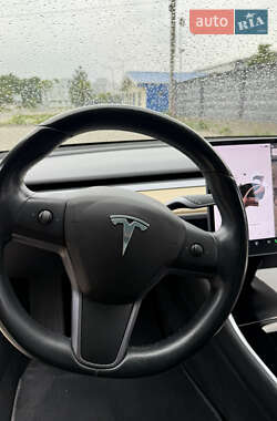 Седан Tesla Model 3 2019 в 