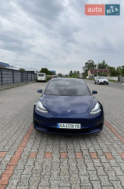 Седан Tesla Model 3 2019 в Киеве