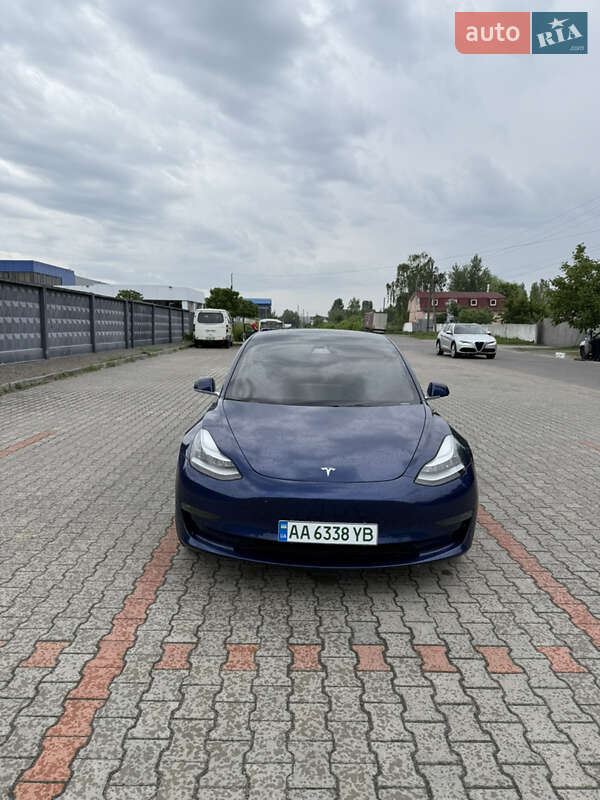 Седан Tesla Model 3 2019 в 