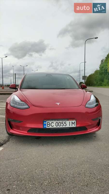 Седан Tesla Model 3 2022 в Львове