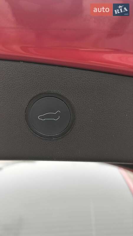 Седан Tesla Model 3 2022 в Львове