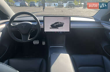 Седан Tesla Model 3 2023 в 