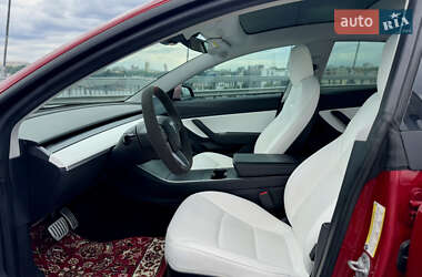 Седан Tesla Model 3 2019 в 